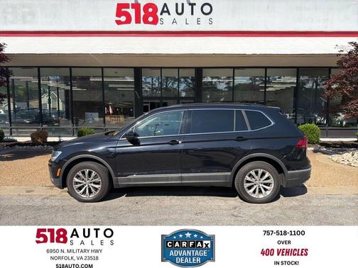 Deep Black Pearl Metallic 2018 Volkswagen Tiguan 2.0T SE