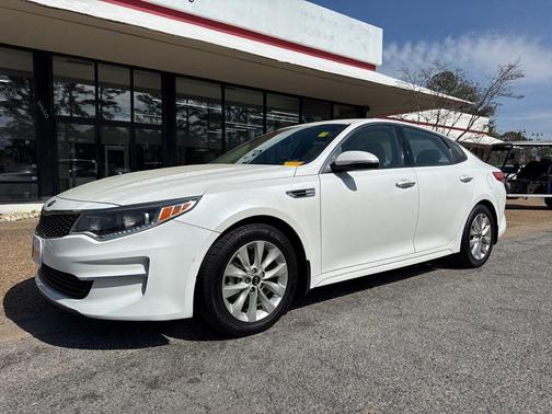 Snow White Pearl 2018 Kia Optima EX