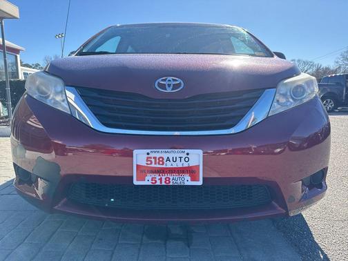 2014 Toyota Sienna LE