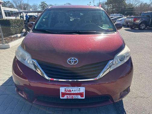 2014 Toyota Sienna LE