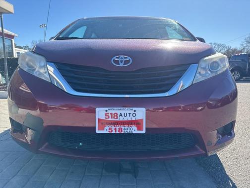 2014 Toyota Sienna LE