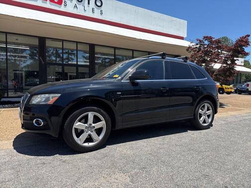 Brilliant Black 2011 Audi Q5 Premium Plus