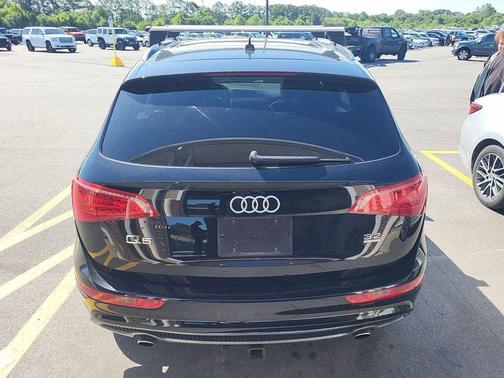 Brilliant Black 2011 Audi Q5 Premium Plus