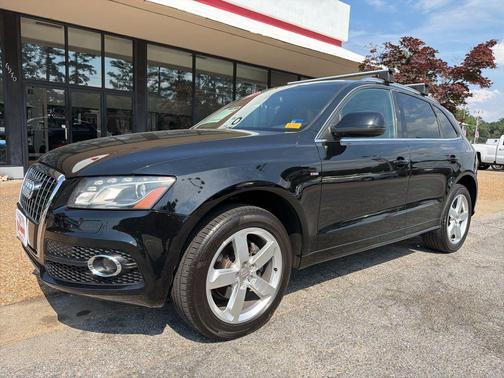 Black 2011 Audi Q5 Premium Plus