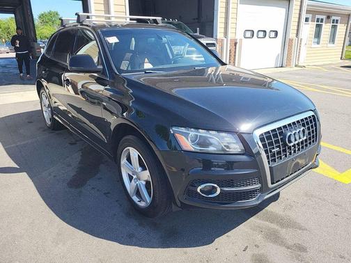 Brilliant Black 2011 Audi Q5 Premium Plus