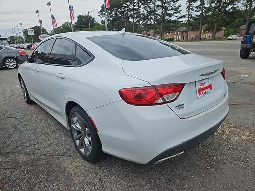 2015 Chrysler 200 S