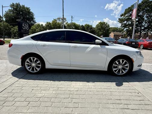 2015 Chrysler 200 S