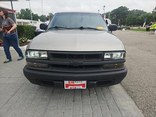 2002 Chevrolet S-10 Base