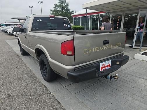 2002 Chevrolet S-10 Base