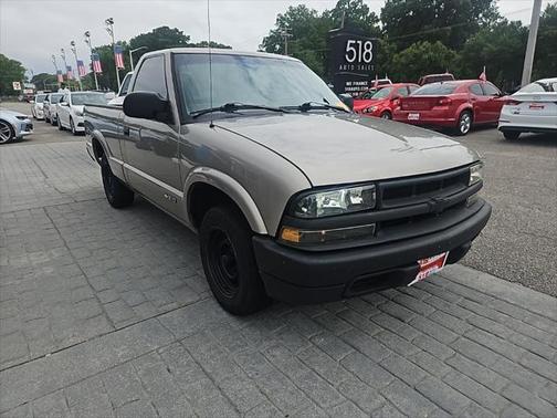 2002 Chevrolet S-10 Base
