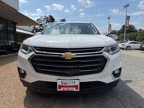 Summit White 2018 Chevrolet Traverse LT Cloth
