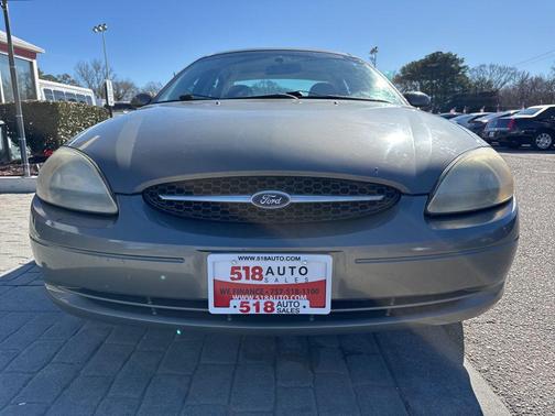 2002 Ford Taurus SE