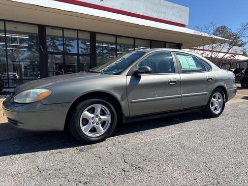 2002 Ford Taurus SE
