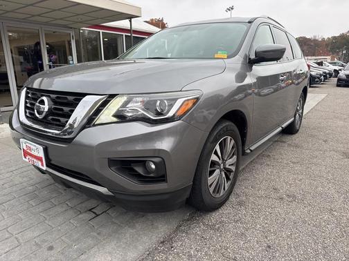 2018 Nissan Pathfinder SV