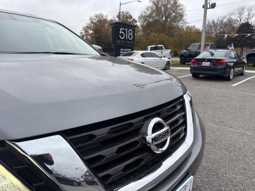 2018 Nissan Pathfinder SV