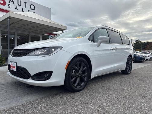 2018 Chrysler Pacifica Touring Plus