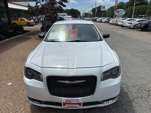 Bright White Clearcoat 2018 Chrysler 300 Touring