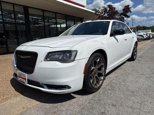 Bright White Clearcoat 2018 Chrysler 300 Touring