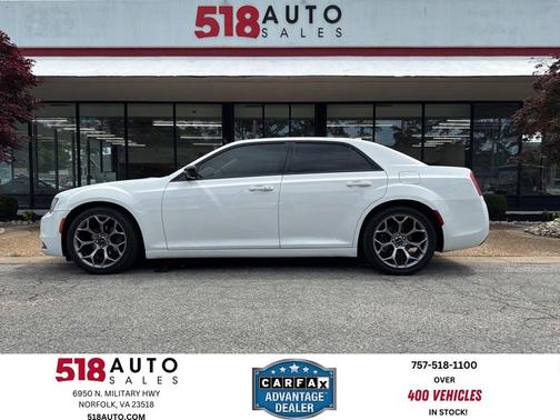 Bright White Clearcoat 2018 Chrysler 300 Touring