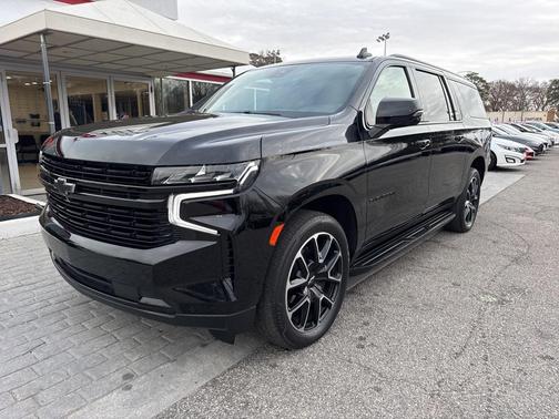 2023 Chevrolet Suburban RST