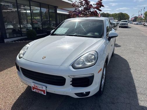 White 2016 Porsche Cayenne Cayenne