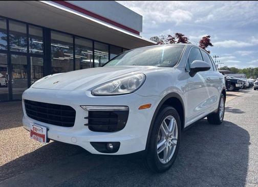 Carrara White Metallic 2016 Porsche Cayenne Cayenne