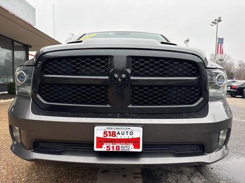 2017 RAM 1500 Night Crew Cab 4x4 5'7' Box