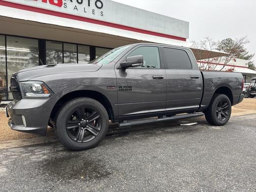 2017 RAM 1500 Night Crew Cab 4x4 5'7' Box