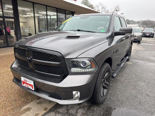 2017 RAM 1500 Night Crew Cab 4x4 5'7' Box