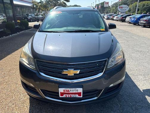 Cyber Gray Metallic 2014 Chevrolet Traverse LS