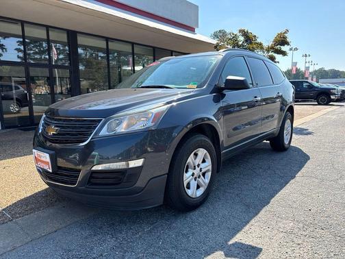 Cyber Gray Metallic 2014 Chevrolet Traverse LS