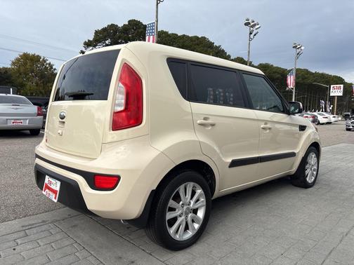 2013 Kia Soul +