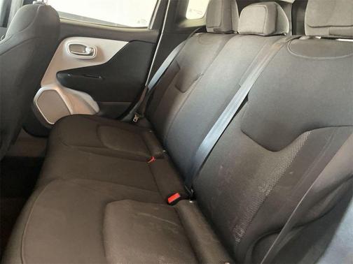 Crystal Metallic 2018 Jeep Renegade Latitude