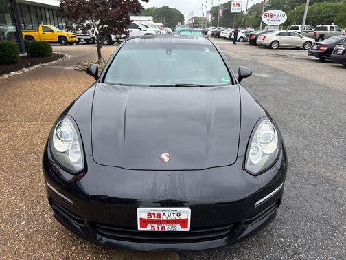 Jet Black Metallic 2015 Porsche Panamera 4