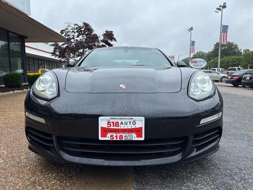 Jet Black Metallic 2015 Porsche Panamera 4