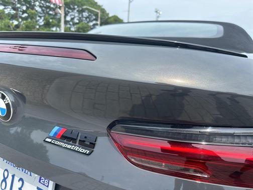 Dravit Gray Metallic 2022 BMW M8 Competition