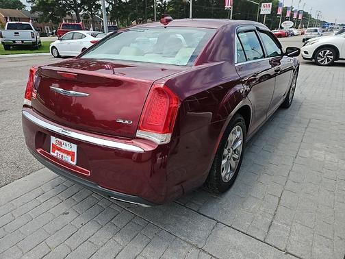 2016 Chrysler 300 S