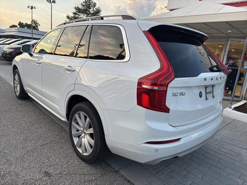 2018 Volvo XC90 T6 Momentum