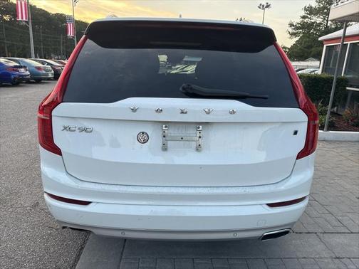 2018 Volvo XC90 T6 Momentum