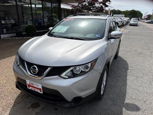 Brilliant Silver 2017 Nissan Rogue Sport SV