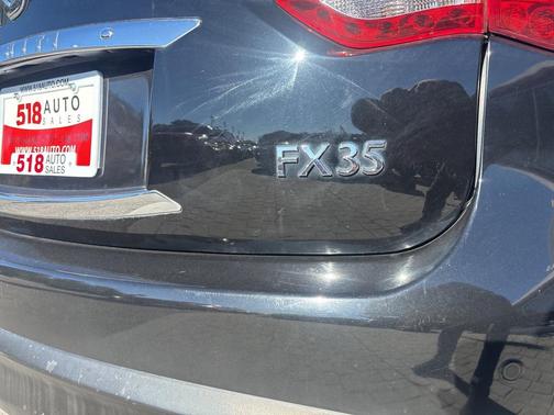 2010 INFINITI FX35 Base