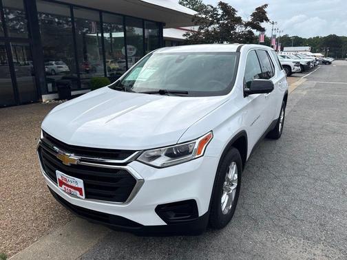Summit White 2020 Chevrolet Traverse LS