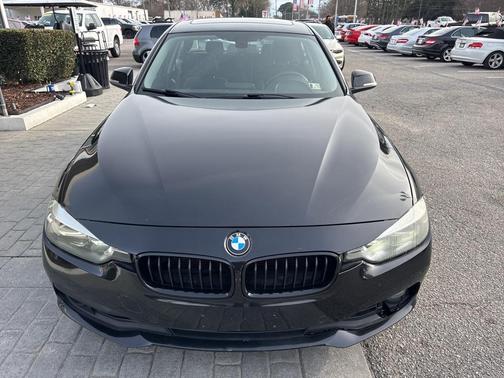 Black Sapphire Metallic 2016 BMW 320 i
