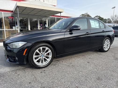 Black Sapphire Metallic 2016 BMW 320 i