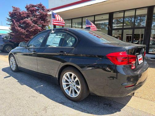 Black Sapphire Metallic 2016 BMW 320 i