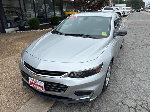Silver Ice Metallic 2017 Chevrolet Malibu 1LS