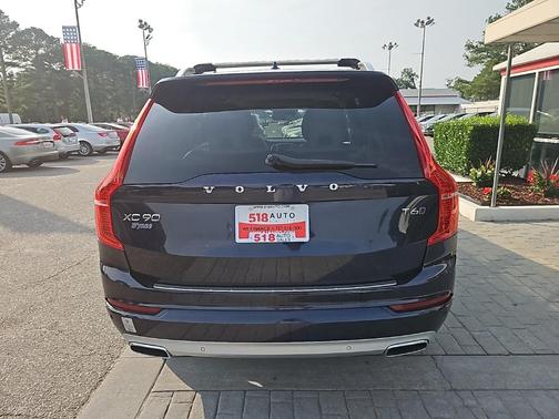 2016 Volvo XC90 T6 Momentum