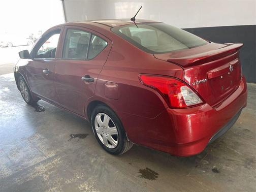 Cayenne Red 2018 Nissan Versa 1.6 S+