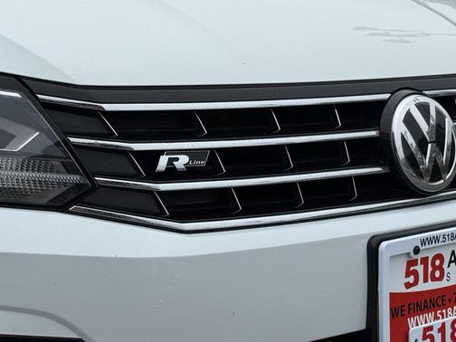 2017 Volkswagen Passat 1.8T R-Line w/Comfort