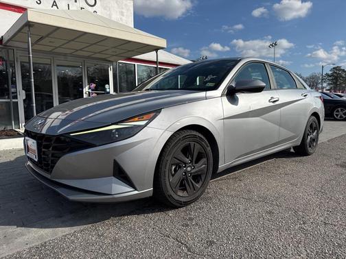 2021 Hyundai ELANTRA SEL